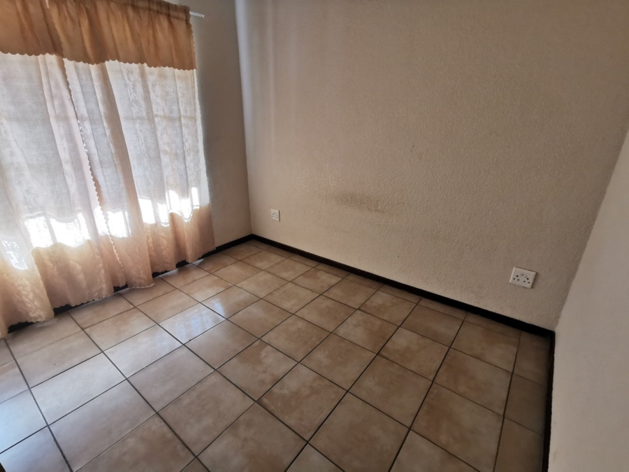 To Let 2 Bedroom Property for Rent in Die Bult North West